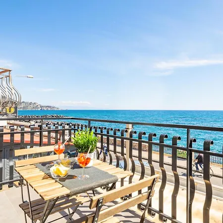 Il Fronte Mare Di Naxos Luxury 아파트 지아르디니낙소스