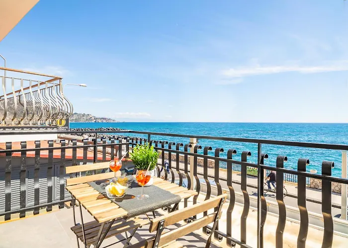 Il Fronte Mare Di Naxos Luxury 아파트 지아르디니낙소스